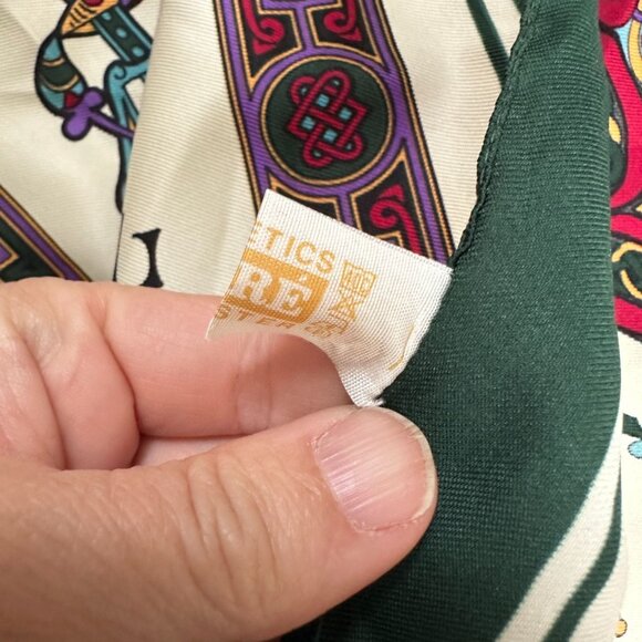 Celtic Design Square Scarf 100% Polyester Green/White inspired by book of Kells - Picture 4 of 9